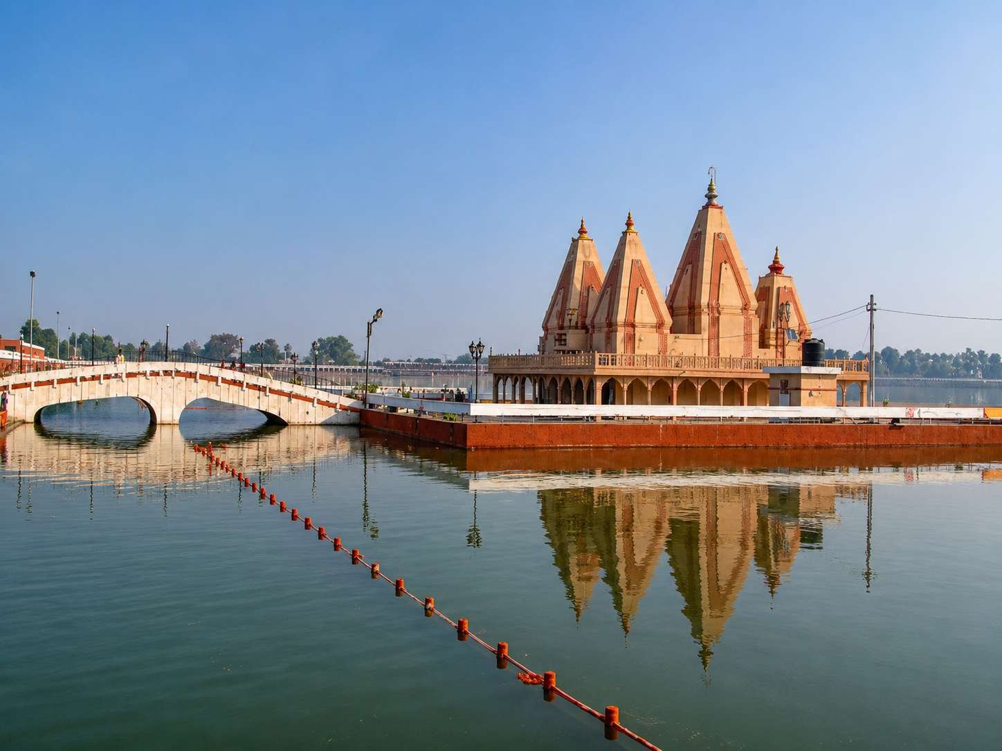Город Курукшетра, озеро Брахма-Саровар